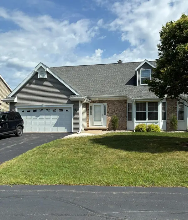 2513 Village Lane, OSHKOSH, WI 54904