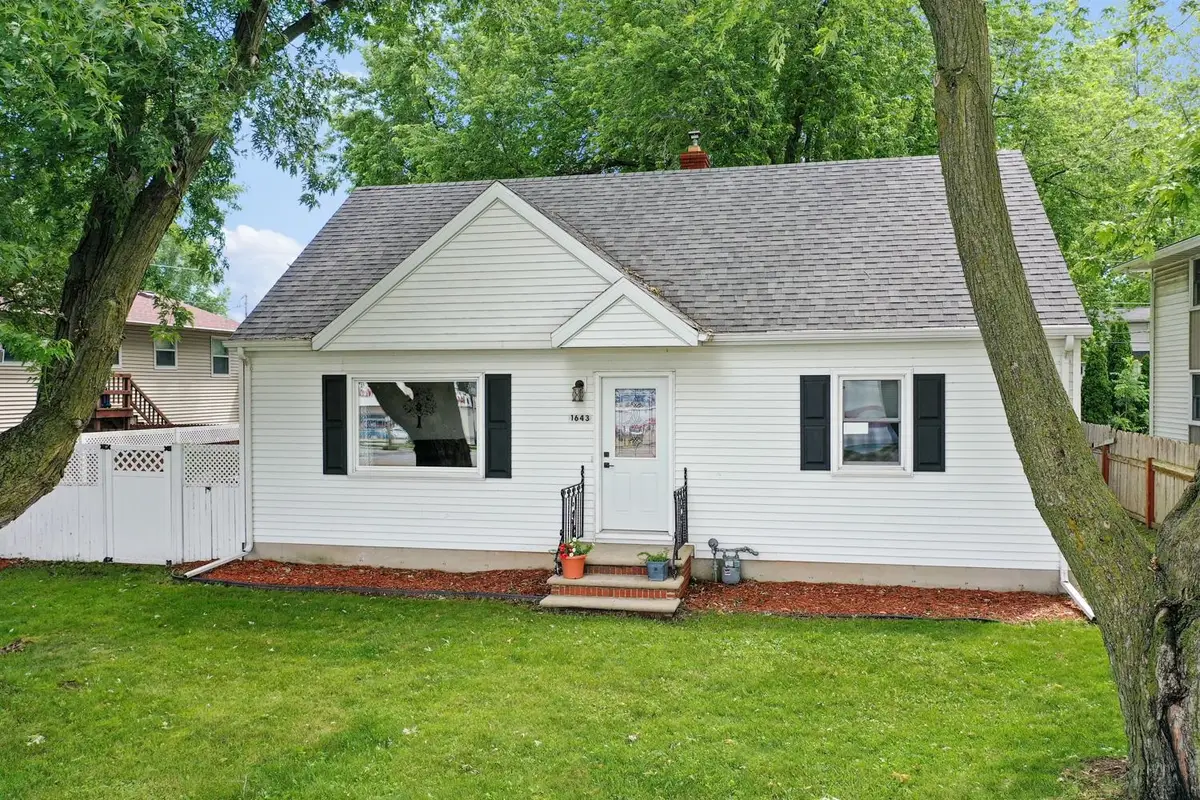 1643 W Mason Street, Green Bay, WI 54303-2365 - #1