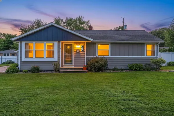 424 Memory Court, GREEN BAY, WI 54301