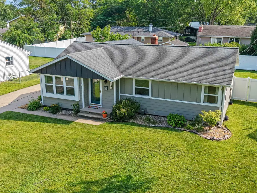 424 Memory Court, Green Bay, WI 54301 - #3