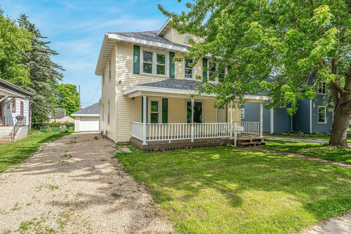 172 N Main Street, Clintonville, WI 54929 - #1