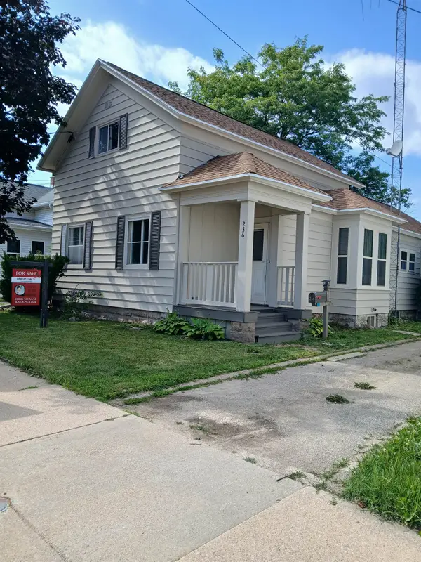 236 W South Park Avenue, OSHKOSH, WI 54902-5120
