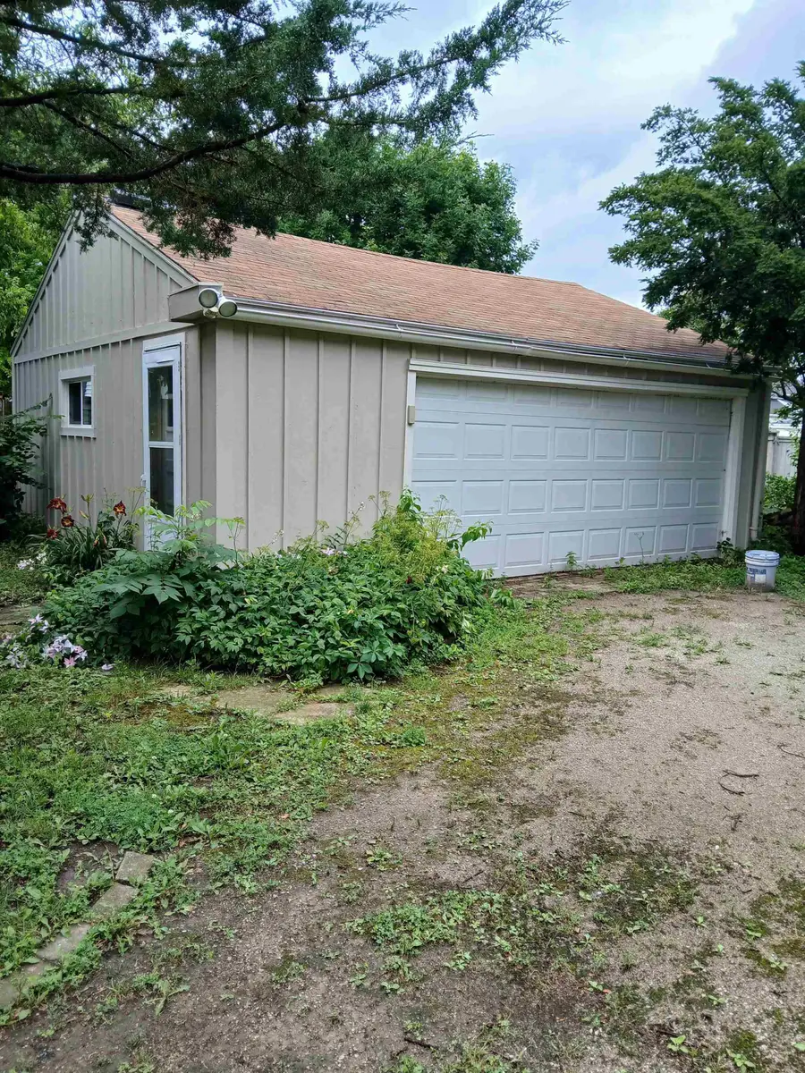236 W South Park Avenue, Oshkosh, WI 54902-5120 - #2