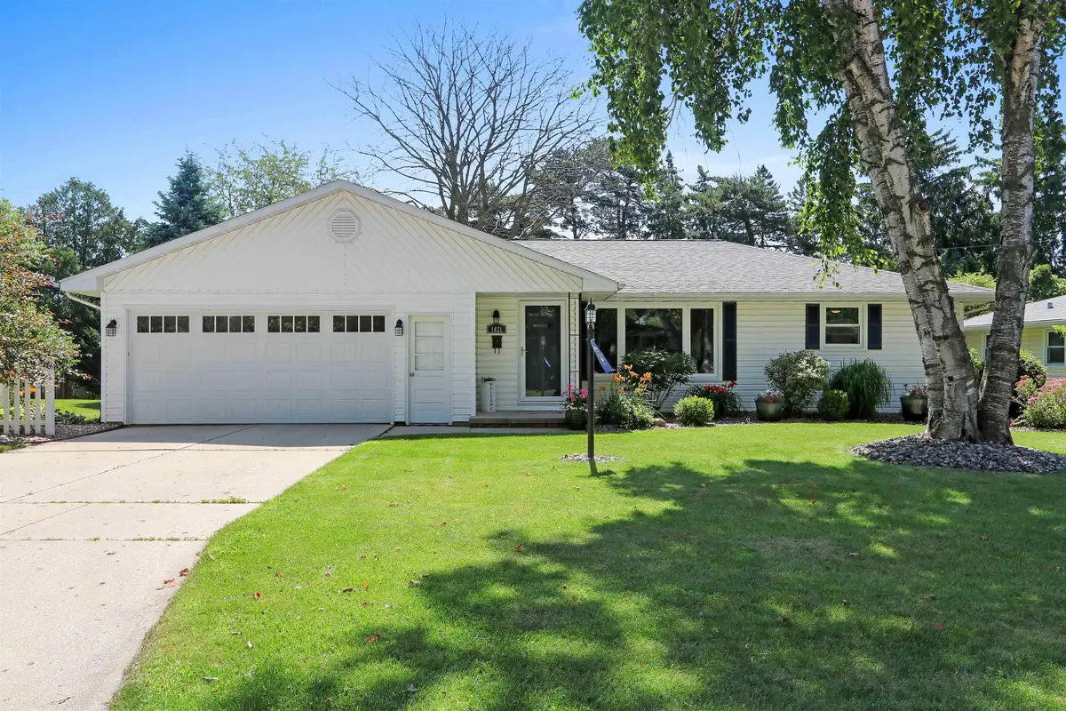 1421 Argonne Drive, Green Bay, WI 54304 - #1
