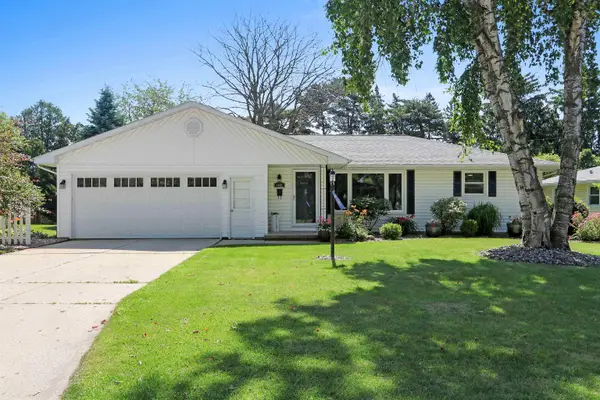 1421 Argonne Drive, GREEN BAY, WI 54304