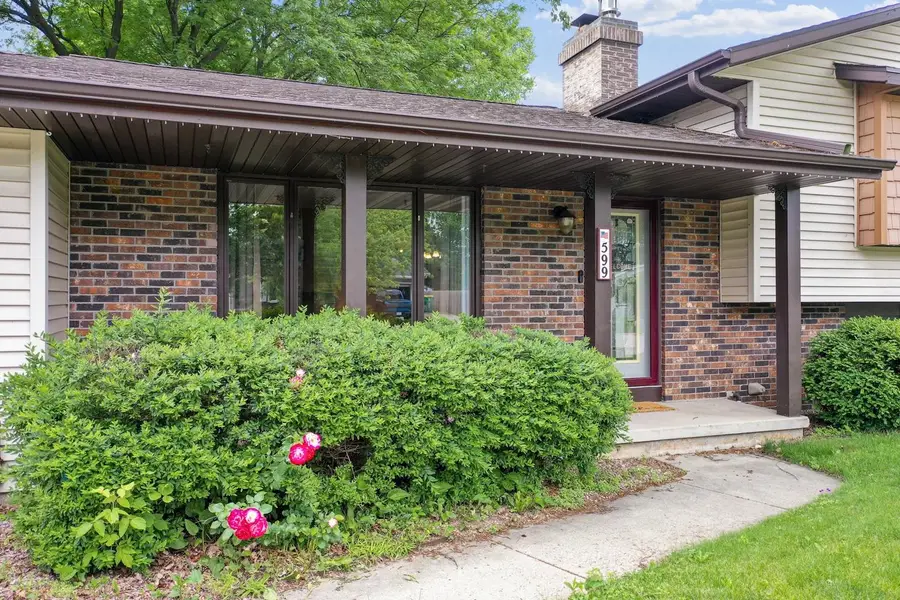 599 Masters Lane, Green Bay, WI 54311-5724 - #2