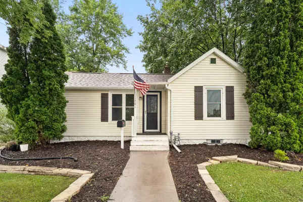 1201 Harrison Street, NEENAH, WI 54956