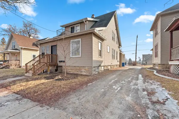 1207 S Broadway Street, GREEN BAY, WI 54304-2742