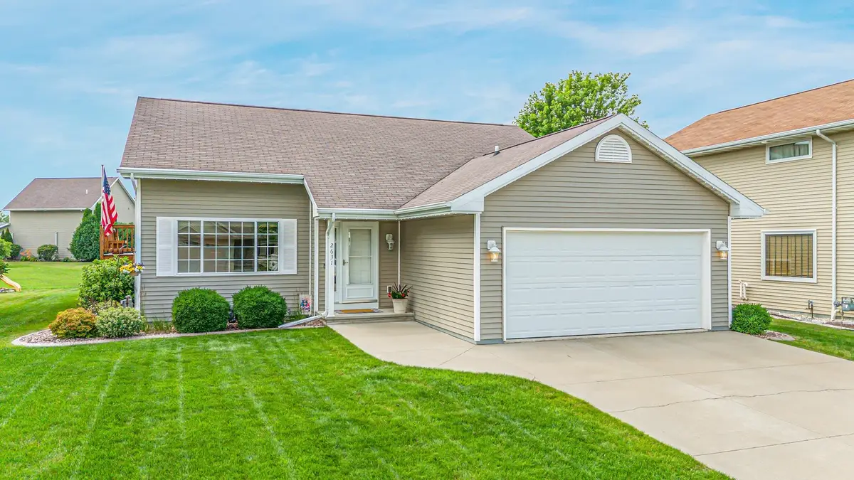 2631 Grassy Lane, Neenah, WI 54956 - #1