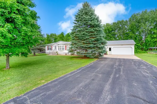 1274 Melissa Boulevard, LITTLE SUAMICO, WI 54141-8965