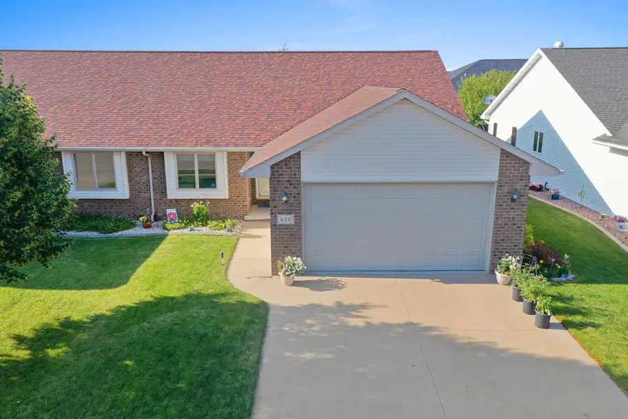 420 W Elm Drive, Little Chute, WI 54140 - #2