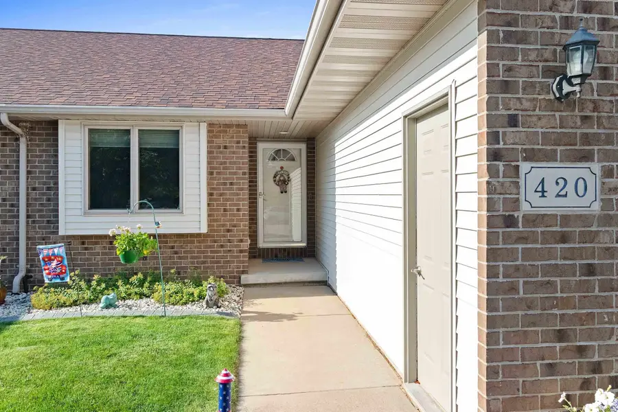 420 W Elm Drive, Little Chute, WI 54140 - #3