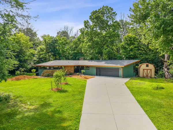 W6439 Lakeview Court, MENASHA, WI 54952