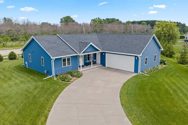 N9182 Dylan Drive, APPLETON, WI 54915