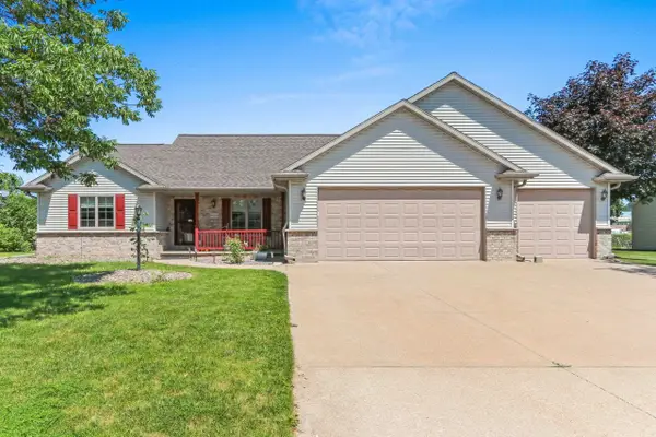 W6164 Shagbark Hickory Lane, MENASHA, WI 54952