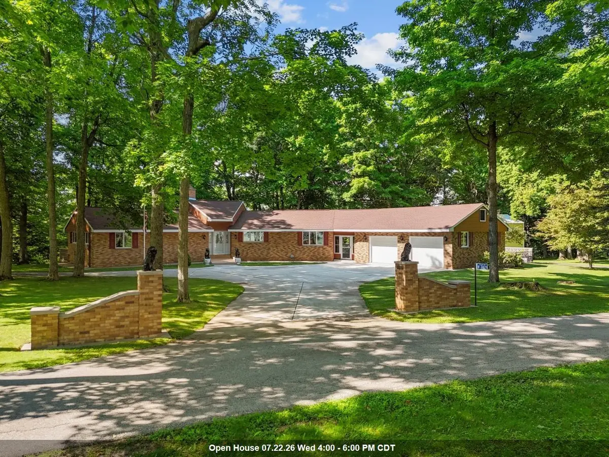 W7829 Oakcrest Drive, Hortonville, WI 54944-9805 - #1