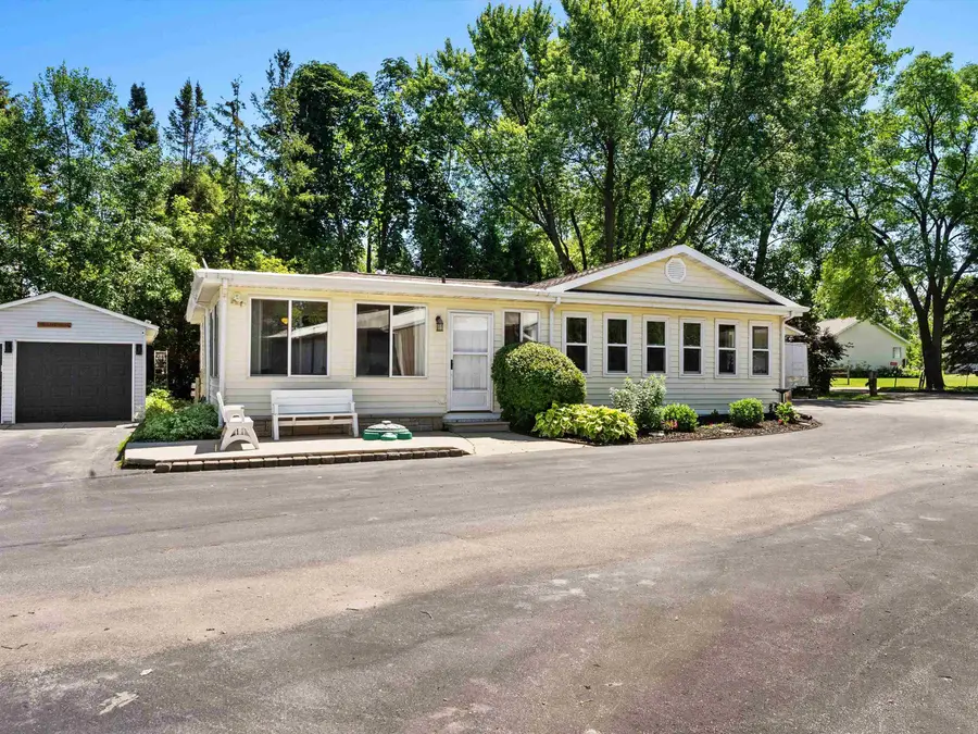 E0112 Paque Lane, Luxemburg, WI 54217 - #2