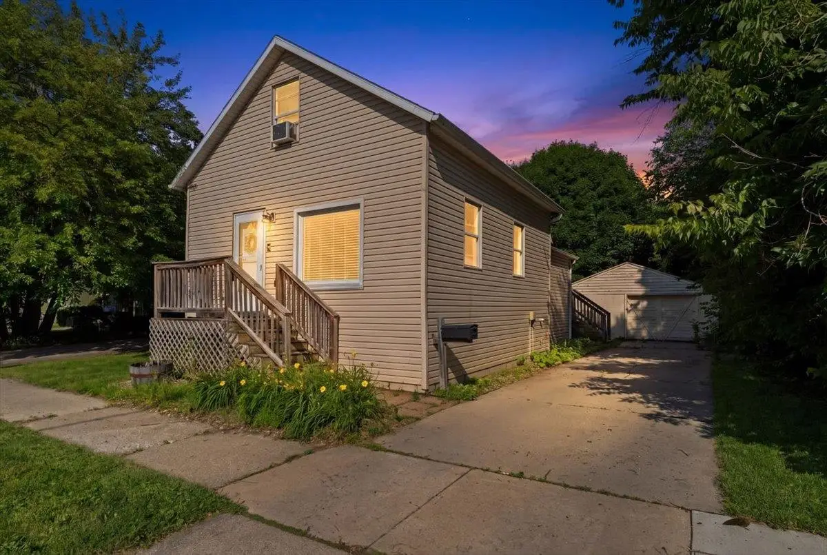 1225 Marshall Avenue, Green Bay, WI 54303-4223 - #1