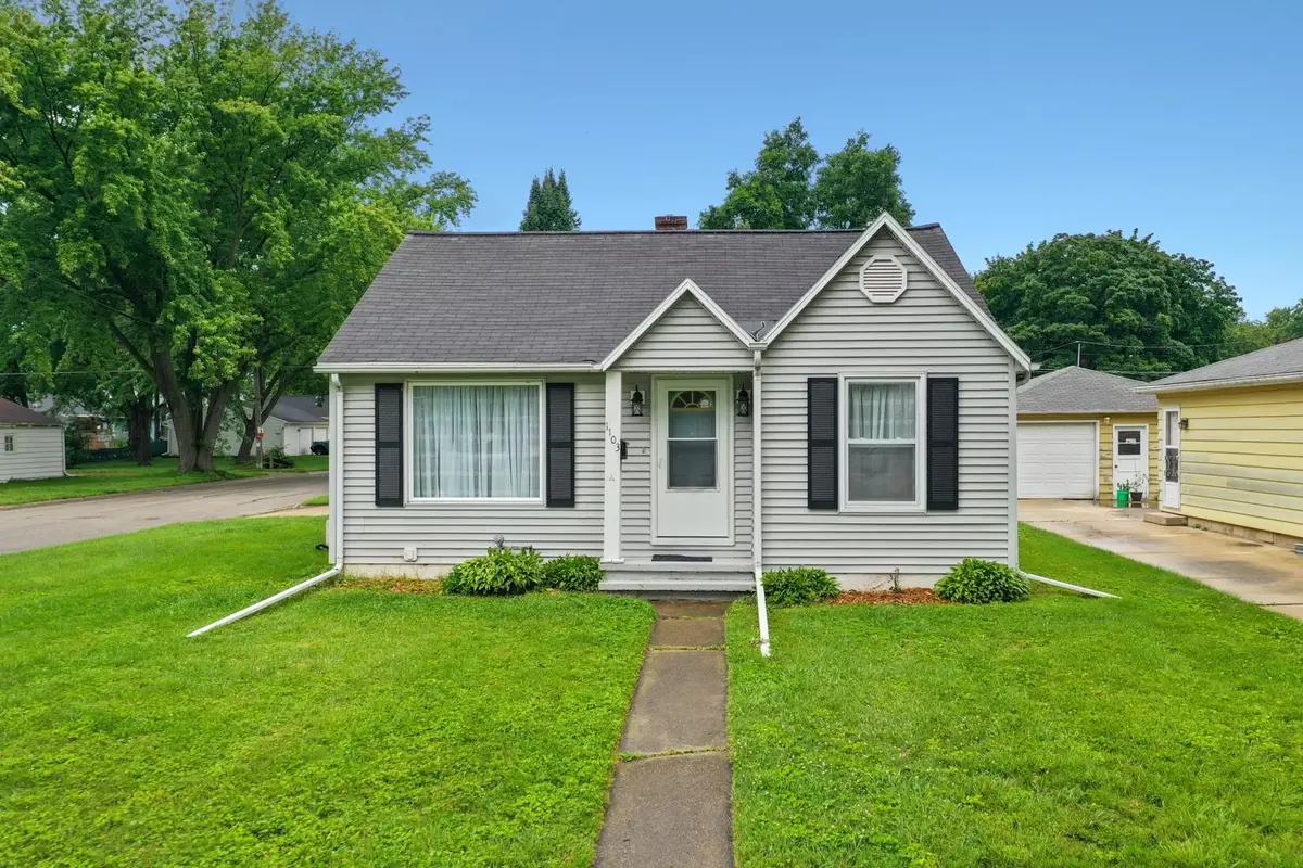 1103 Neville Avenue, Green Bay, WI 54303-4019 - #1