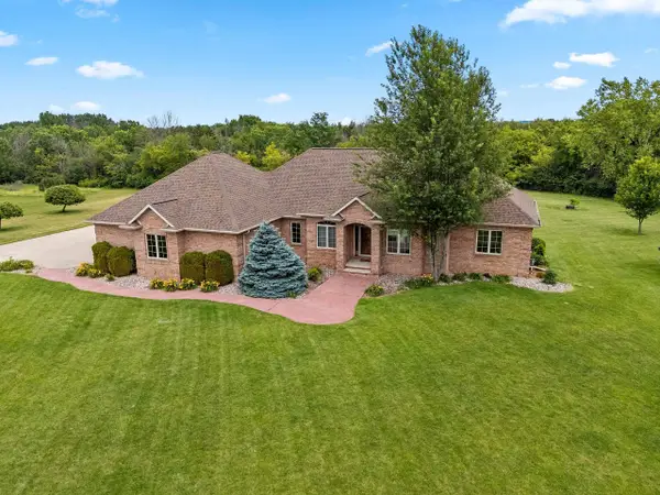 11 Corn Silk Court, WRIGHTSTOWN, WI 54180-1181