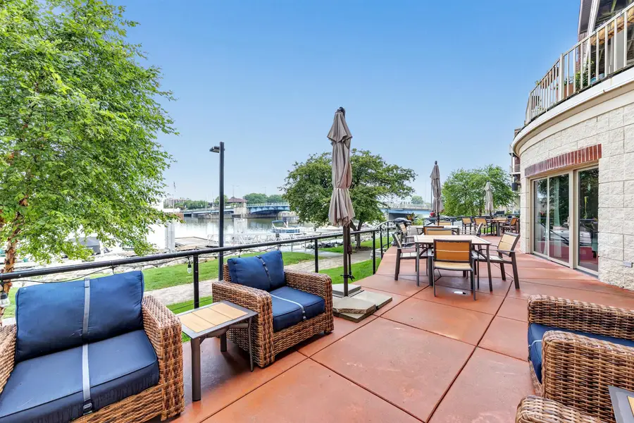 118 S Washington Street #304B, Green Bay, WI 54301 - #2
