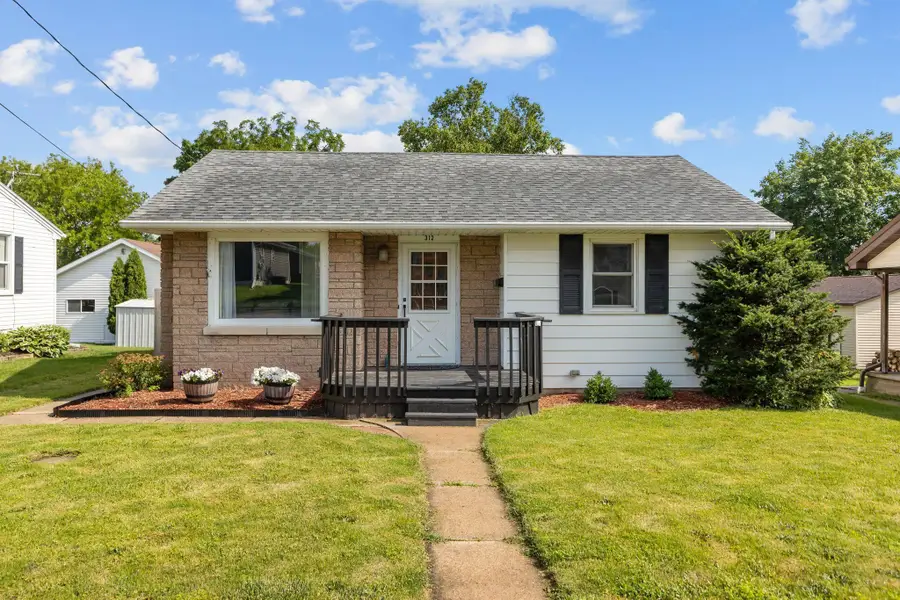 312 W 10th Street, Kaukauna, WI 54130 - #2