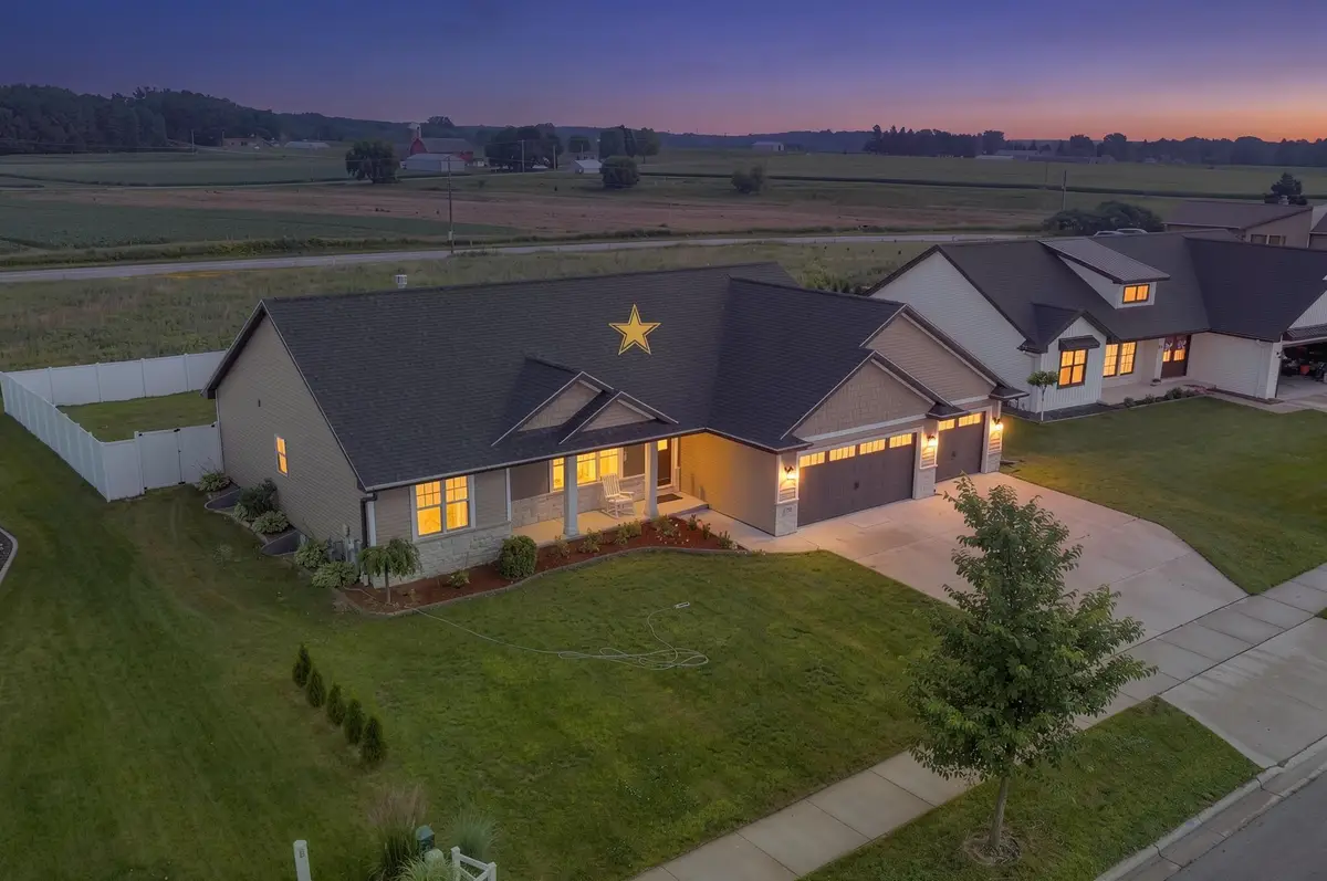 1756 Red Oak Street, Green Bay, WI 54313 - #1