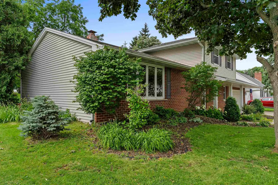 619 Saratoga Street, Green Bay, WI 54303 - #2