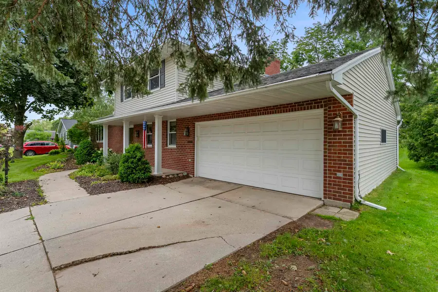 619 Saratoga Street, Green Bay, WI 54303 - #3