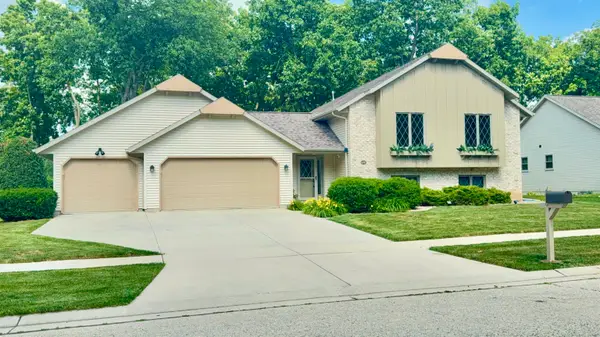 1071 Woodcrest Drive, FOND DU LAC, WI 54935-8043