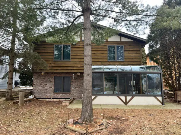 1159 Elmhurst Lane, OSHKOSH, WI 54904