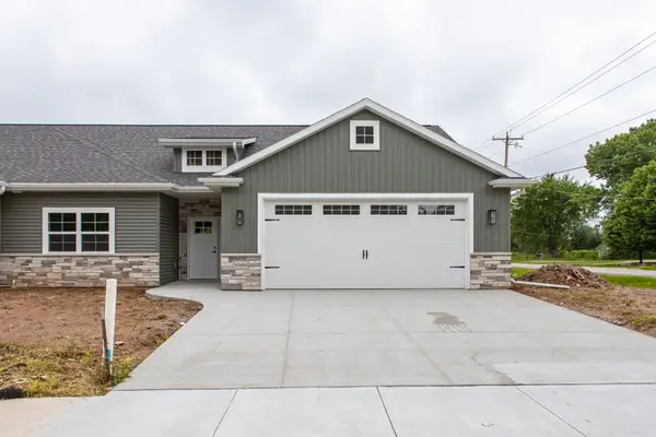 N9095 Southtowne Drive, MENASHA, WI 54952-2413