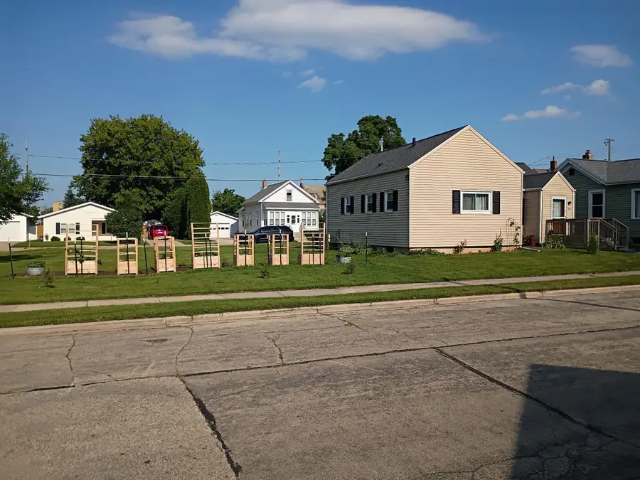 520 Pleasant Street, Oshkosh, WI 54901-4920 - #2