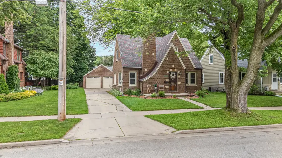 1704 N Erb Street, Appleton, WI 54911-3530 - #2