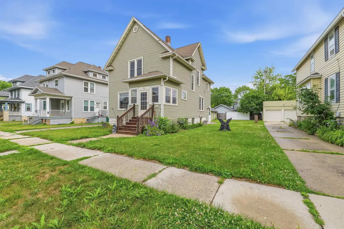 33 W 13th Street, Fond Du Lac, WI 54935 - #1