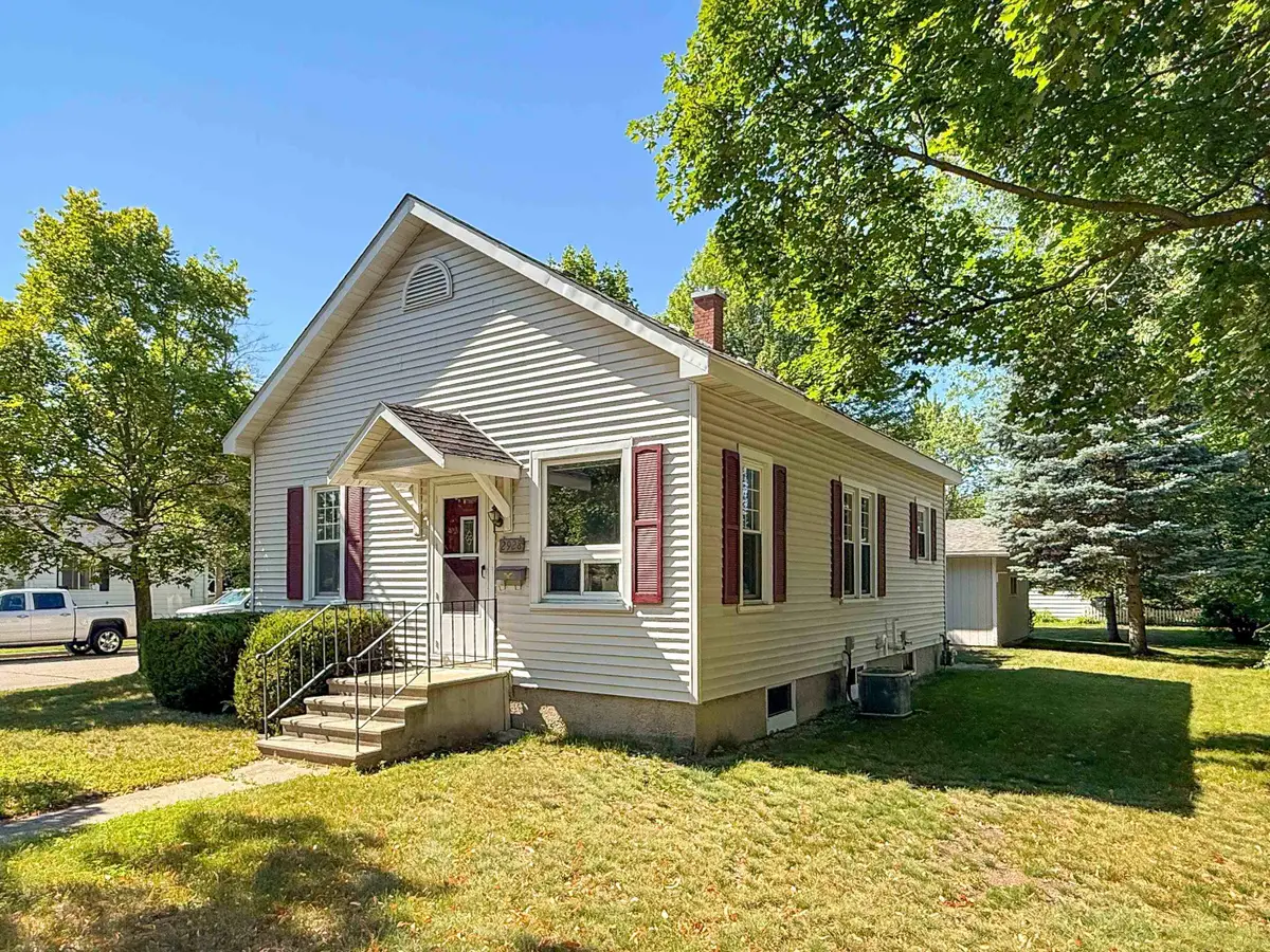 2928 Gilbert Street, Marinette, WI 54143 - #1