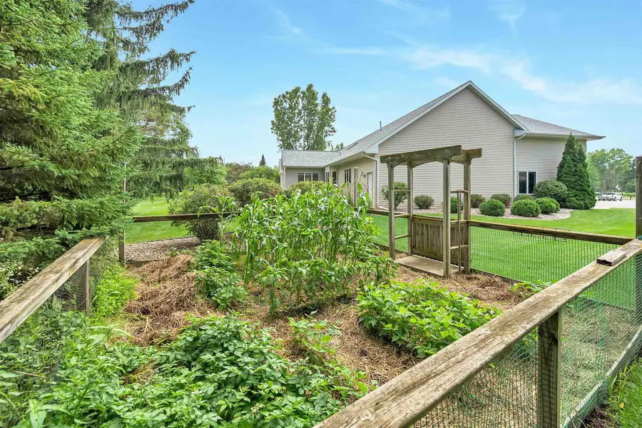 4471 Touchstone Court, Oneida, WI 54155 - #2