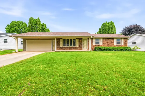 519 Robert Lane, GREEN BAY, WI 54311