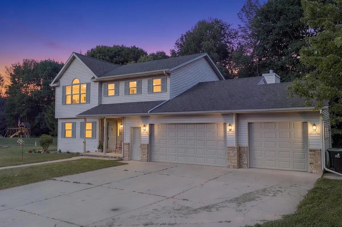 212 S Birch Avenue, Gillett, WI 54124 - #1