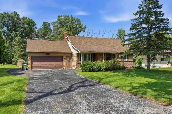 5400 Long Court, APPLETON, WI 54914