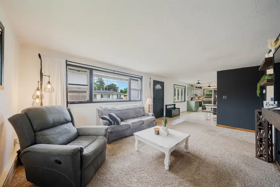 312 E Cecil Street, Neenah, WI 54956 - #2