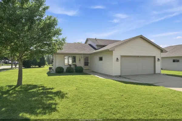 75 Rolling Green Circle, OSHKOSH, WI 54904-6555