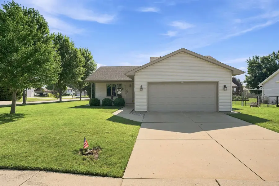 75 Rolling Green Circle, Oshkosh, WI 54904-6555 - #2