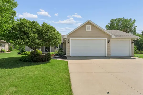 W6445 Cherrybark Circle, MENASHA, WI 54952