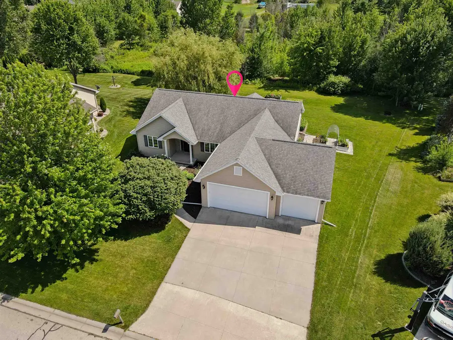 W6445 Cherrybark Circle, Menasha, WI 54952 - #3