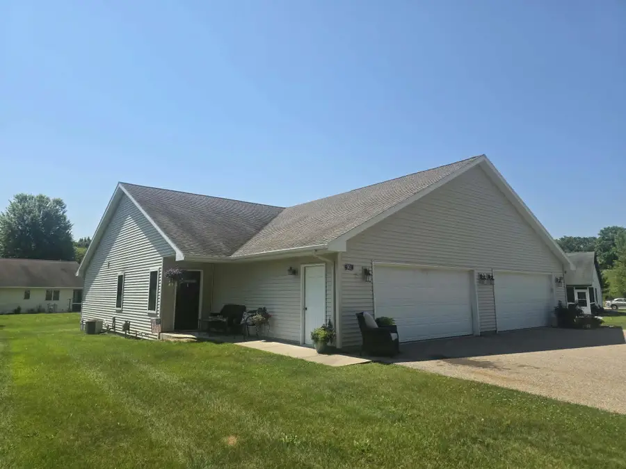 961 Charles Wright Drive, Waupaca, WI 54981 - #2