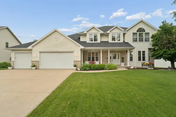 208 E Apple Creek Road, APPLETON, WI 54913