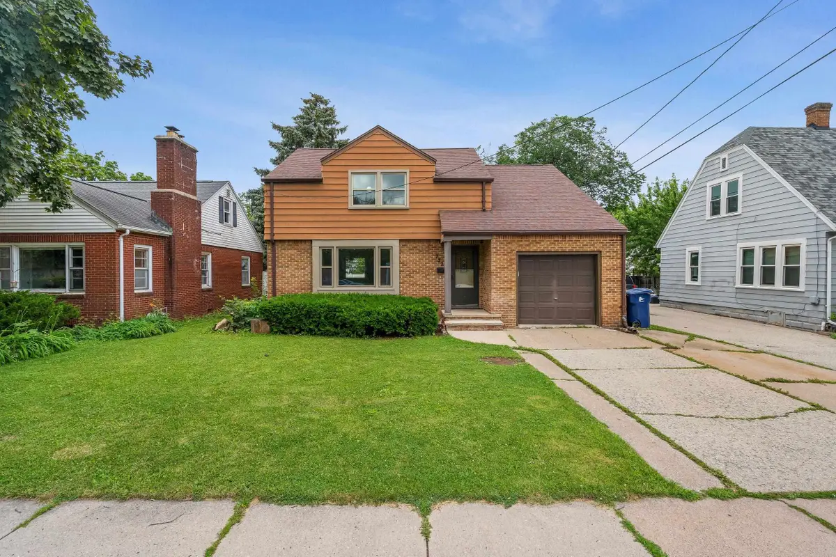 732 Tayco Street, Menasha, WI 54952 - #1