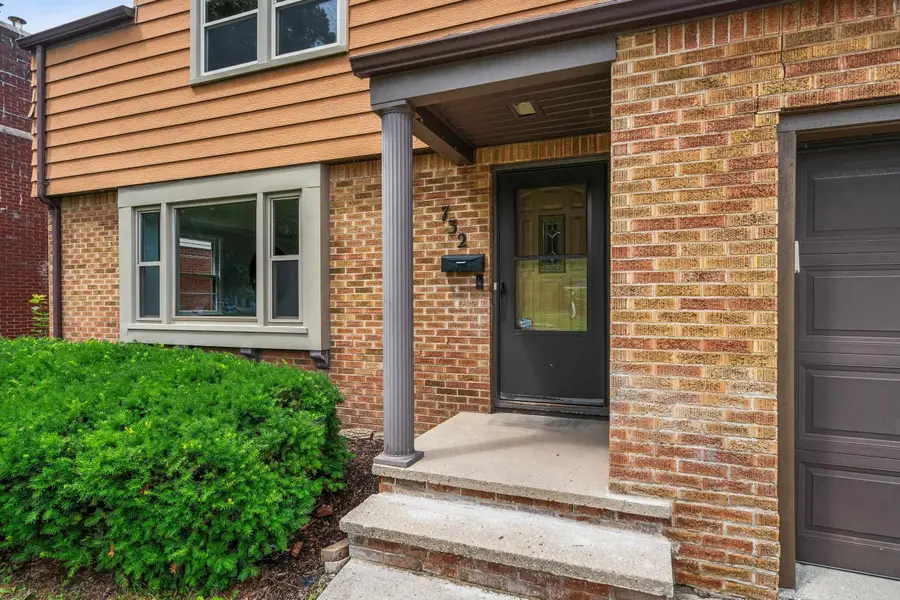 732 Tayco Street, Menasha, WI 54952 - #3