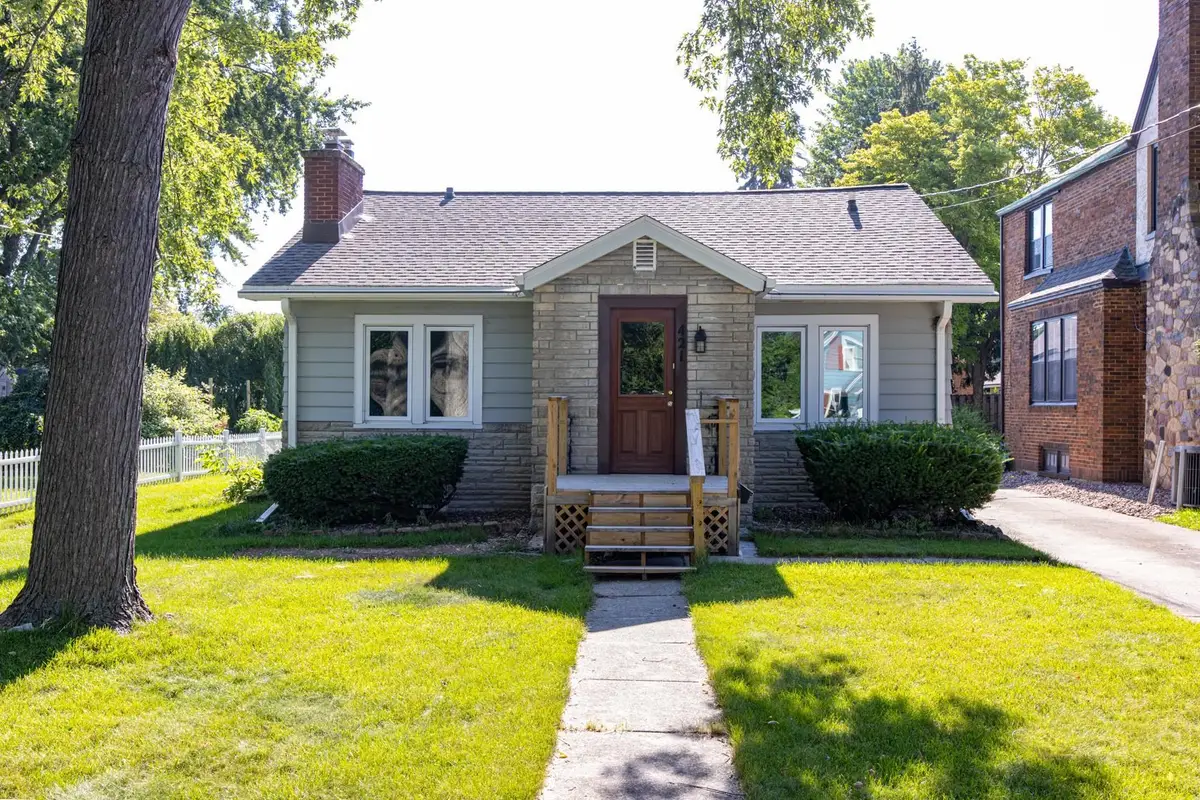 421 9th Street, Neenah, WI 54956 - #1